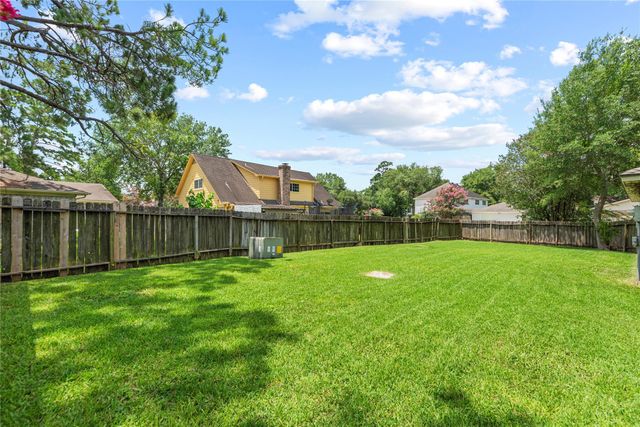 6931 Sandy Knolls Drive, Spring, TX 77379