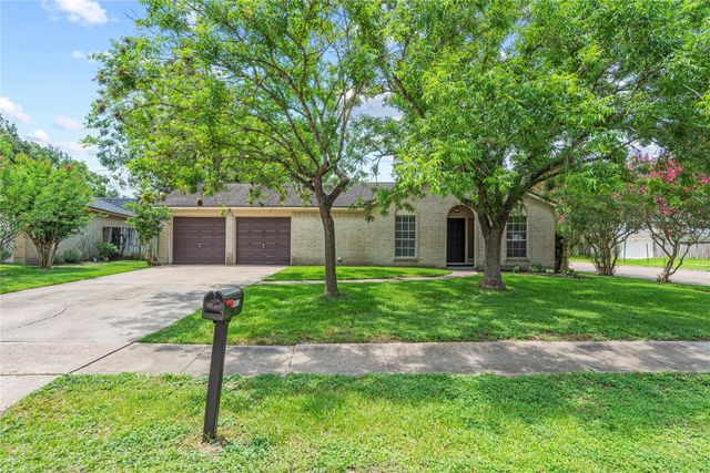 6931 Sandy Knolls Drive, Spring, TX 77379