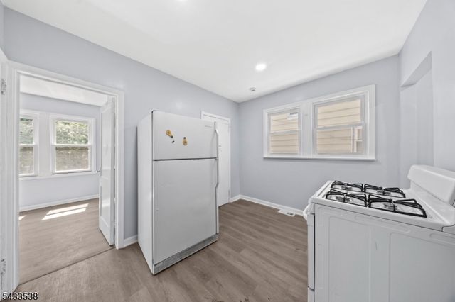 134 Dewey St, Newark City, NJ 07112