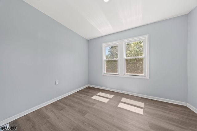 134 Dewey St, Newark City, NJ 07112