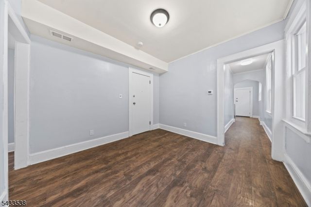 134 Dewey St, Newark City, NJ 07112