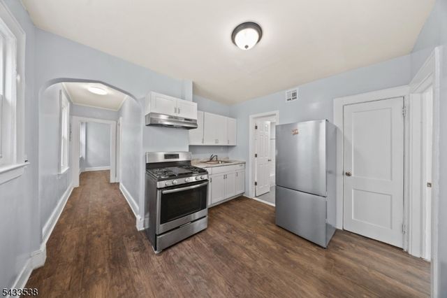134 Dewey St, Newark City, NJ 07112
