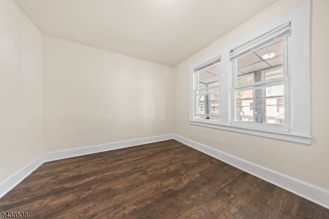 134 Dewey St, Newark City, NJ 07112