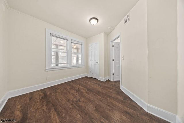 134 Dewey St, Newark City, NJ 07112
