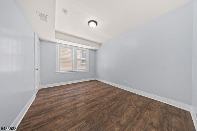 134 Dewey St, Newark City, NJ 07112