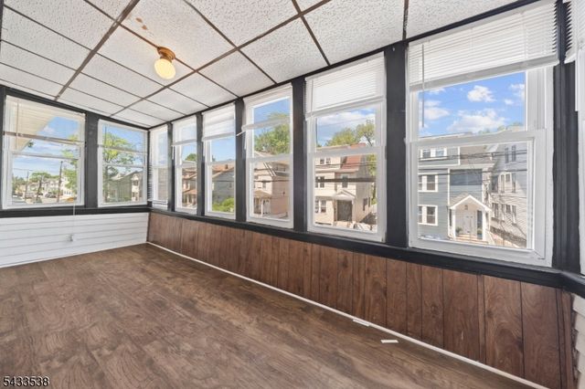 134 Dewey St, Newark City, NJ 07112