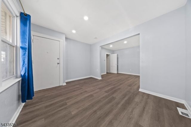 134 Dewey St, Newark City, NJ 07112