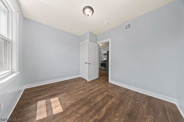 134 Dewey St, Newark City, NJ 07112