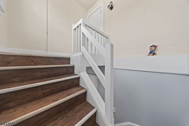 134 Dewey St, Newark City, NJ 07112