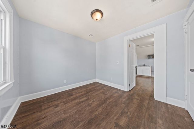 134 Dewey St, Newark City, NJ 07112