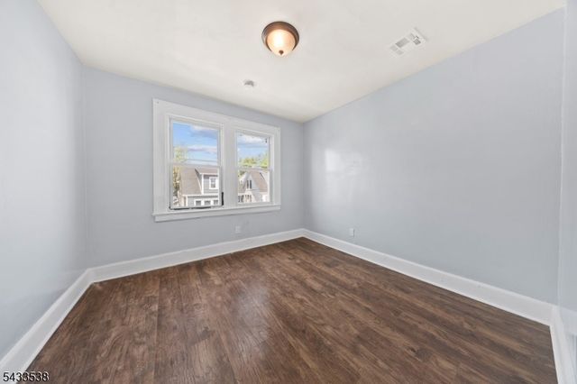 134 Dewey St, Newark City, NJ 07112