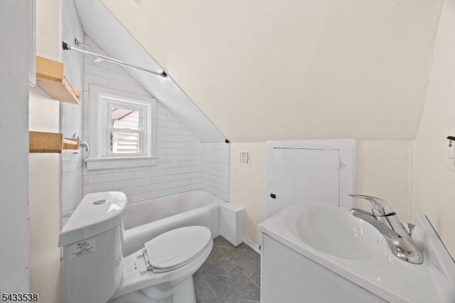 134 Dewey St, Newark City, NJ 07112