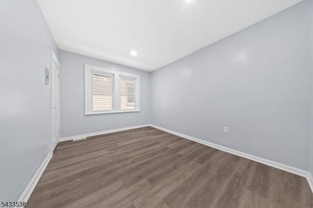 134 Dewey St, Newark City, NJ 07112