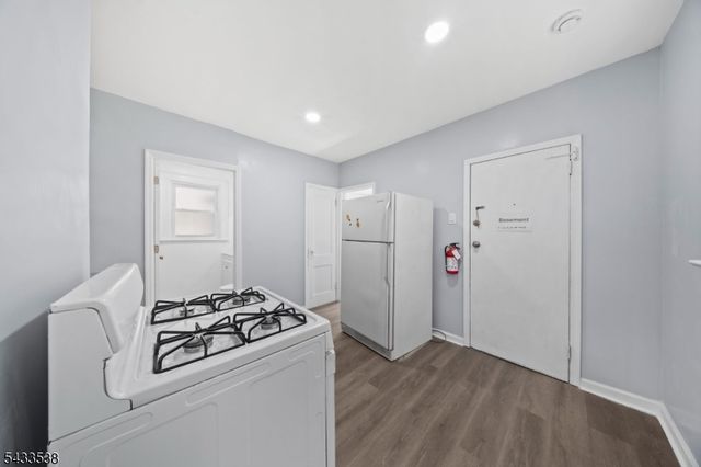 134 Dewey St, Newark City, NJ 07112
