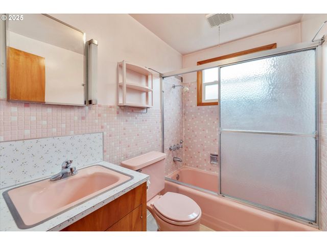 8145 Se 65TH Ave, Portland, OR 97206