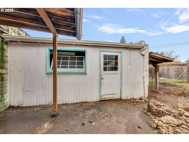 8145 Se 65TH Ave, Portland, OR 97206