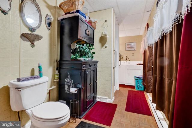 1425 W KING ST, York, PA 17404