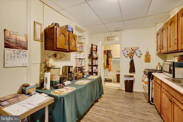 1425 W KING ST, York, PA 17404