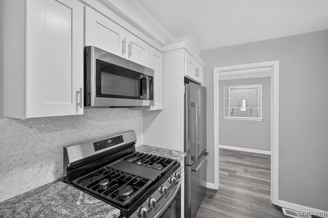 1960 Lexington Parkway, Inkster, MI 48141