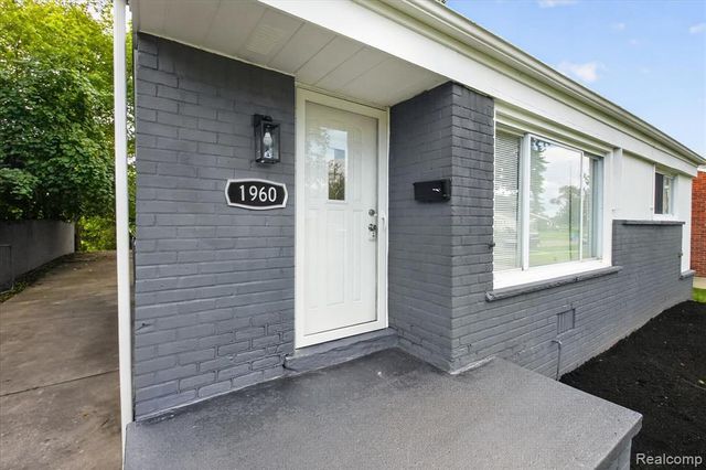 1960 Lexington Parkway, Inkster, MI 48141