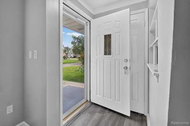 1960 Lexington Parkway, Inkster, MI 48141