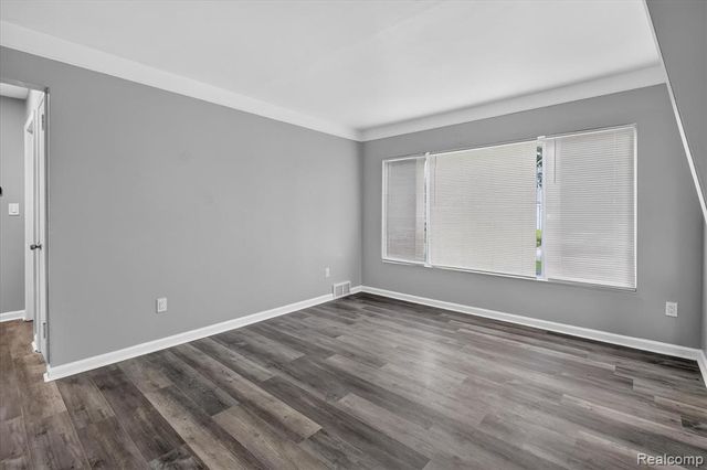 1960 Lexington Parkway, Inkster, MI 48141