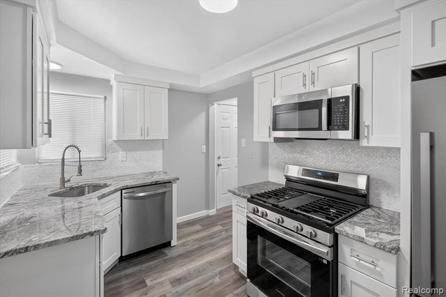 1960 Lexington Parkway, Inkster, MI 48141