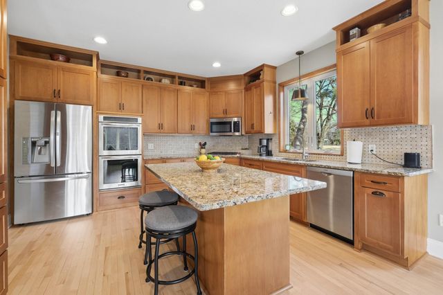 9315 Cold Stream Lane, Eden Prairie, MN 55347