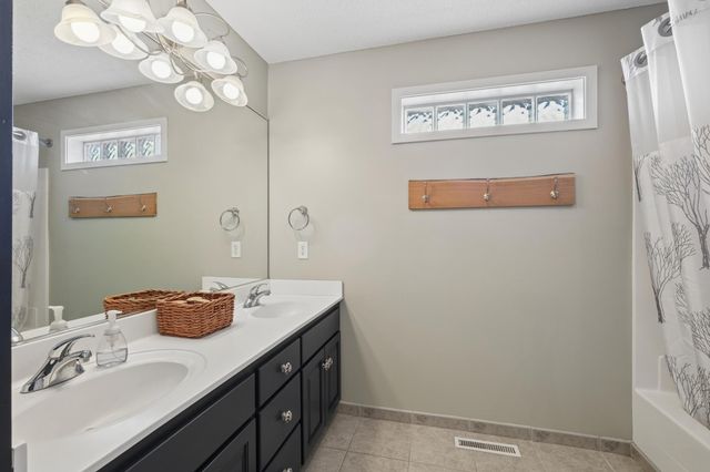 9315 Cold Stream Lane, Eden Prairie, MN 55347