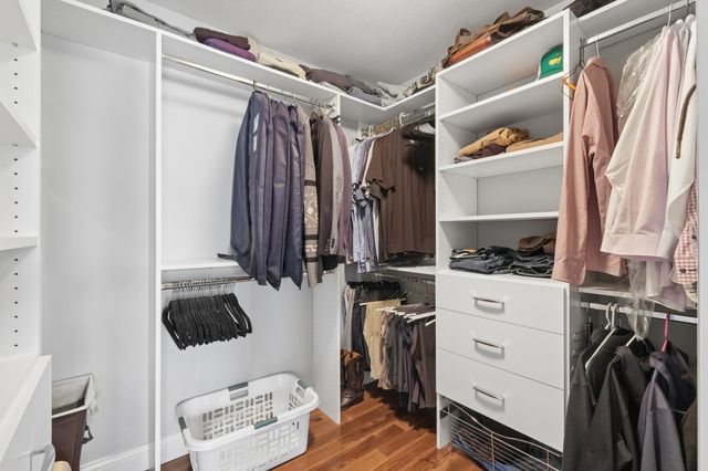 9315 Cold Stream Lane, Eden Prairie, MN 55347