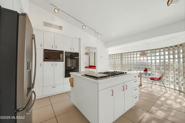 4941 E Mission Hill Place, Tucson, AZ 85718