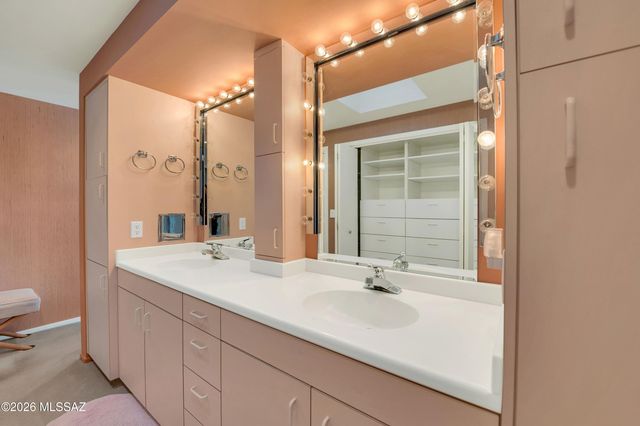 4941 E Mission Hill Place, Tucson, AZ 85718