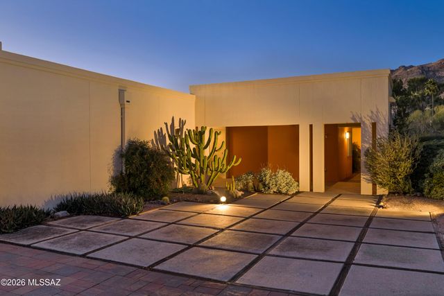 4941 E Mission Hill Place, Tucson, AZ 85718