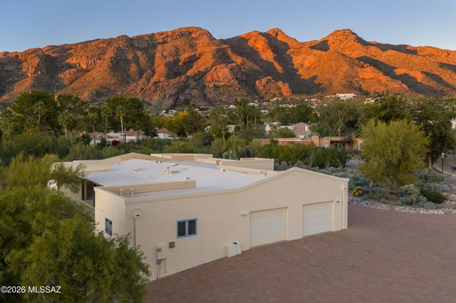 4941 E Mission Hill Place, Tucson, AZ 85718