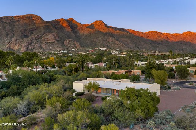 4941 E Mission Hill Place, Tucson, AZ 85718