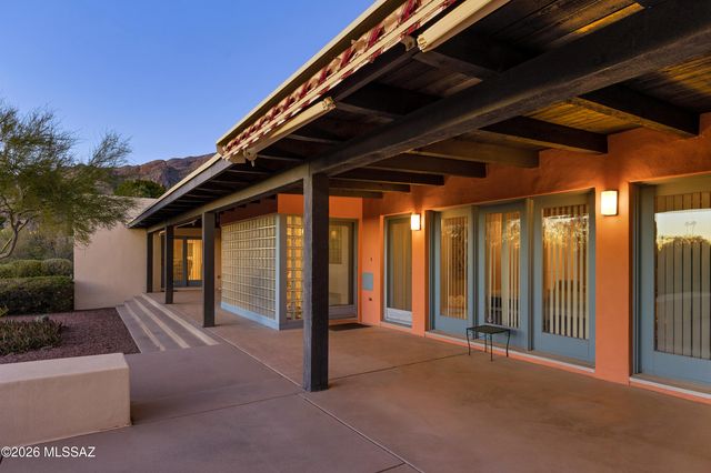 4941 E Mission Hill Place, Tucson, AZ 85718