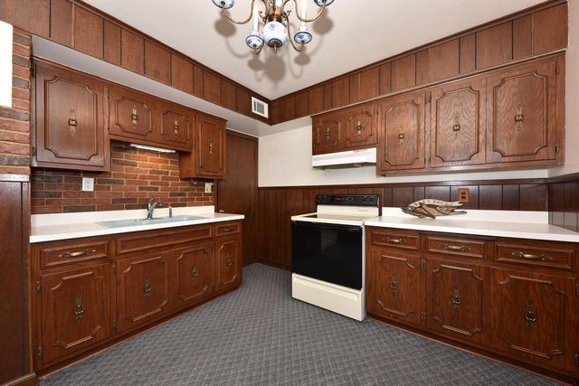 10308 W Washington STREET, West Allis, WI 53214