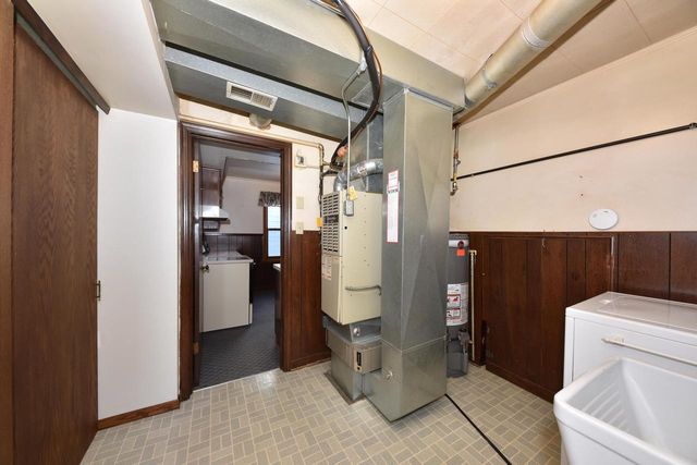 10308 W Washington STREET, West Allis, WI 53214