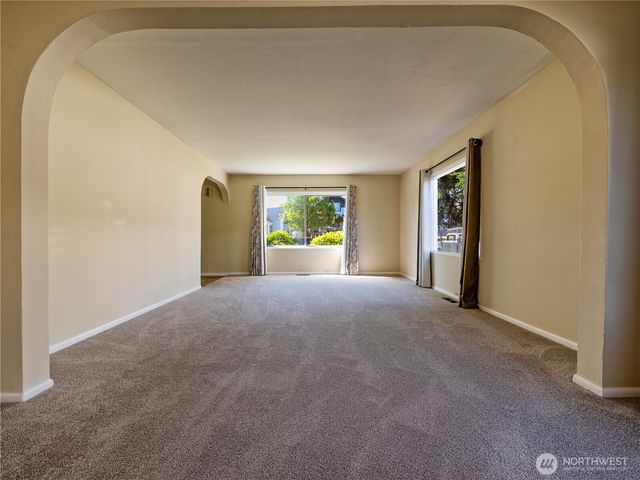 1615 E Wright Avenue, Tacoma, WA 98404