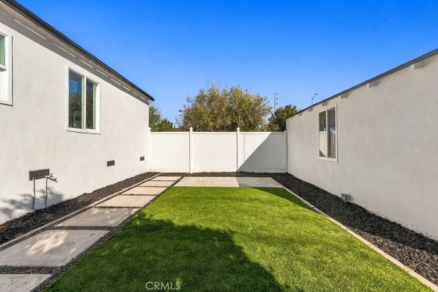 6200 W 85th, Los Angeles, CA 90045