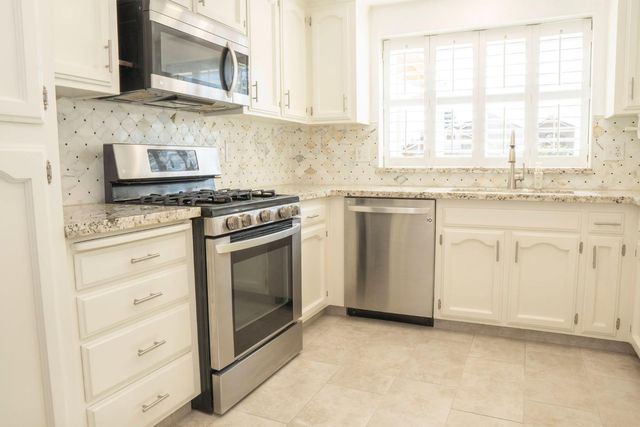 121 Magnolia Avenue, Clovis, CA 93611