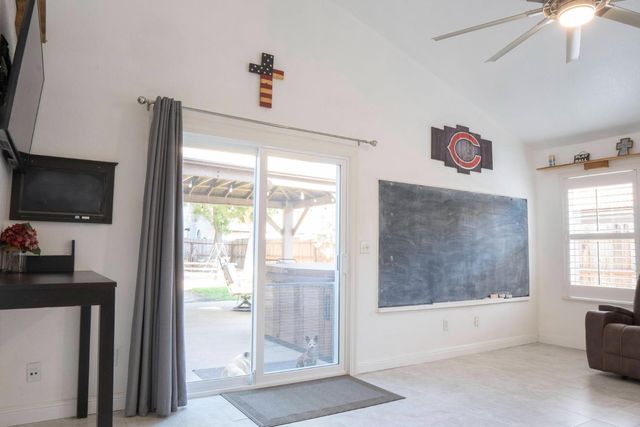 121 Magnolia Avenue, Clovis, CA 93611