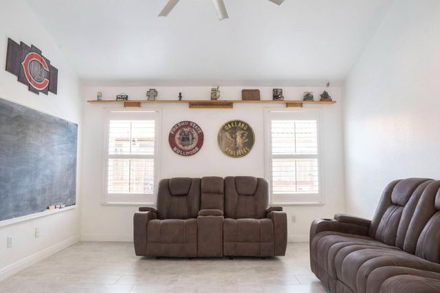 121 Magnolia Avenue, Clovis, CA 93611