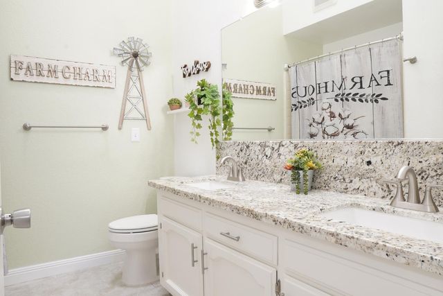 121 Magnolia Avenue, Clovis, CA 93611