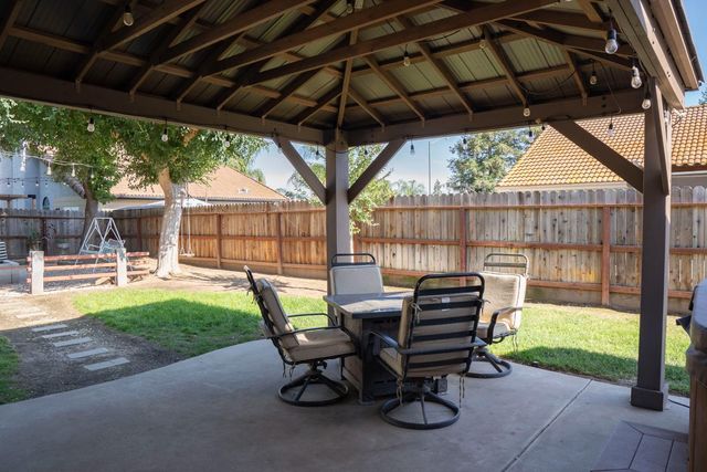 121 Magnolia Avenue, Clovis, CA 93611