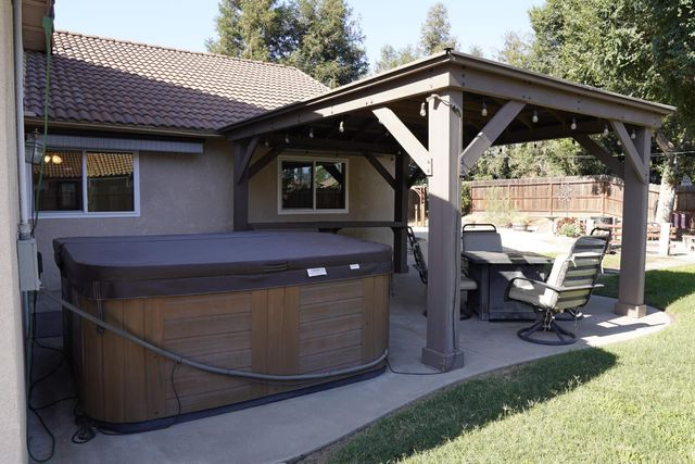 121 Magnolia Avenue, Clovis, CA 93611