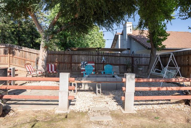 121 Magnolia Avenue, Clovis, CA 93611