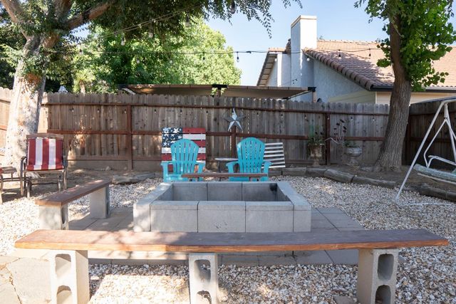 121 Magnolia Avenue, Clovis, CA 93611