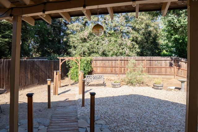 121 Magnolia Avenue, Clovis, CA 93611