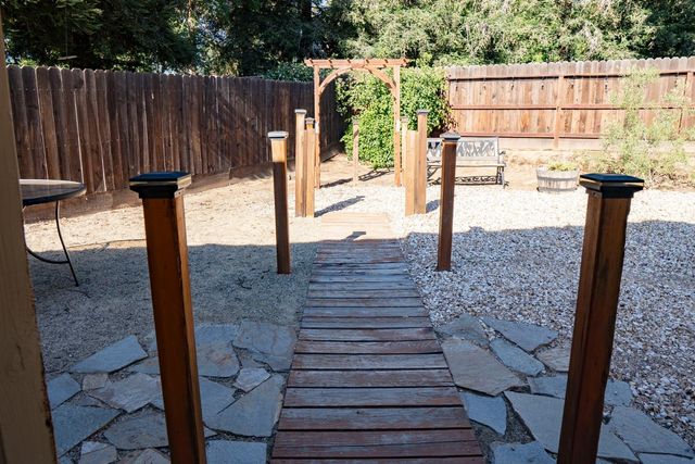 121 Magnolia Avenue, Clovis, CA 93611